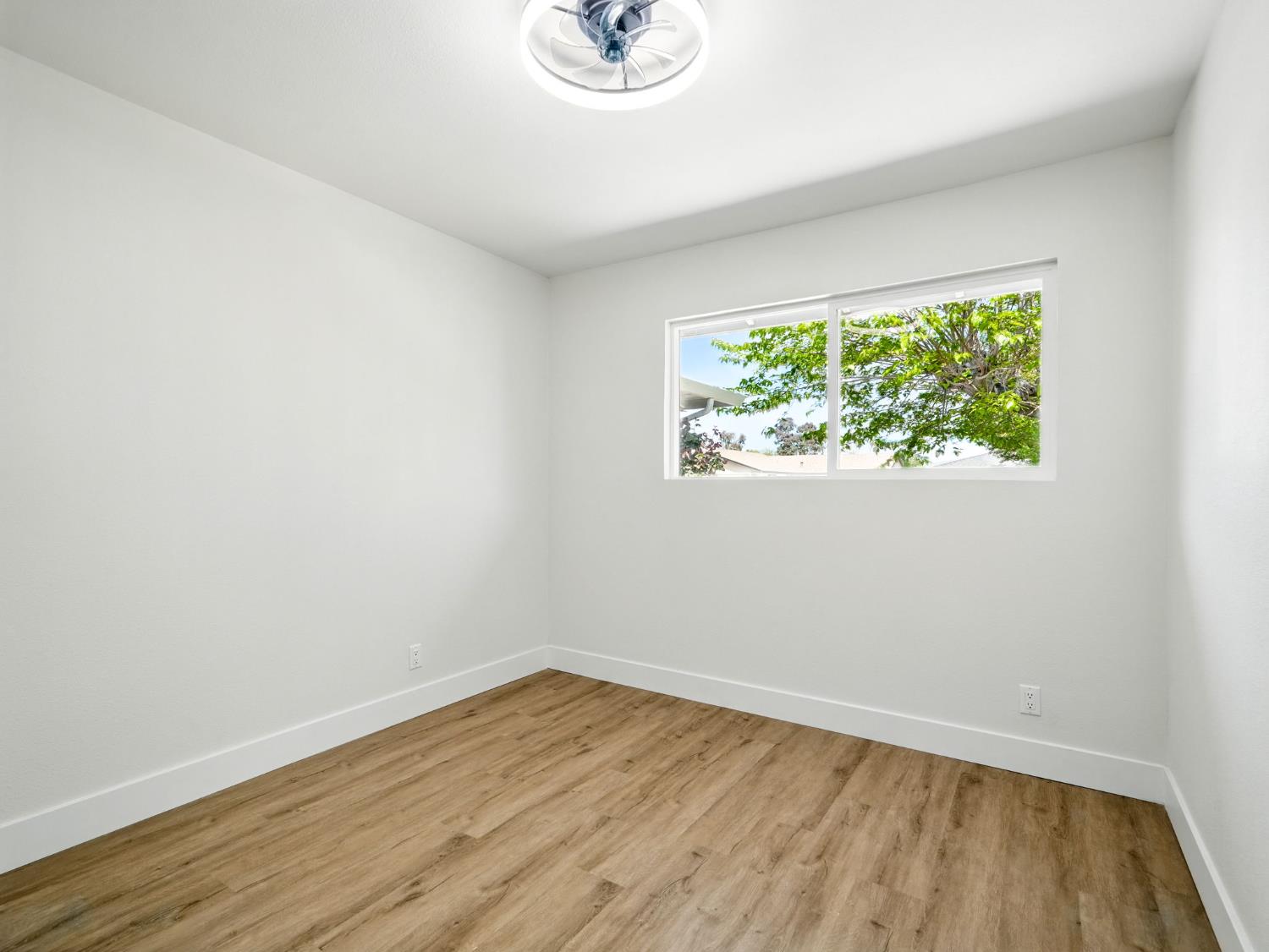 Detail Gallery Image 16 of 22 For 1170 Aster Ln, Livermore,  CA 94551 - 3 Beds | 2 Baths