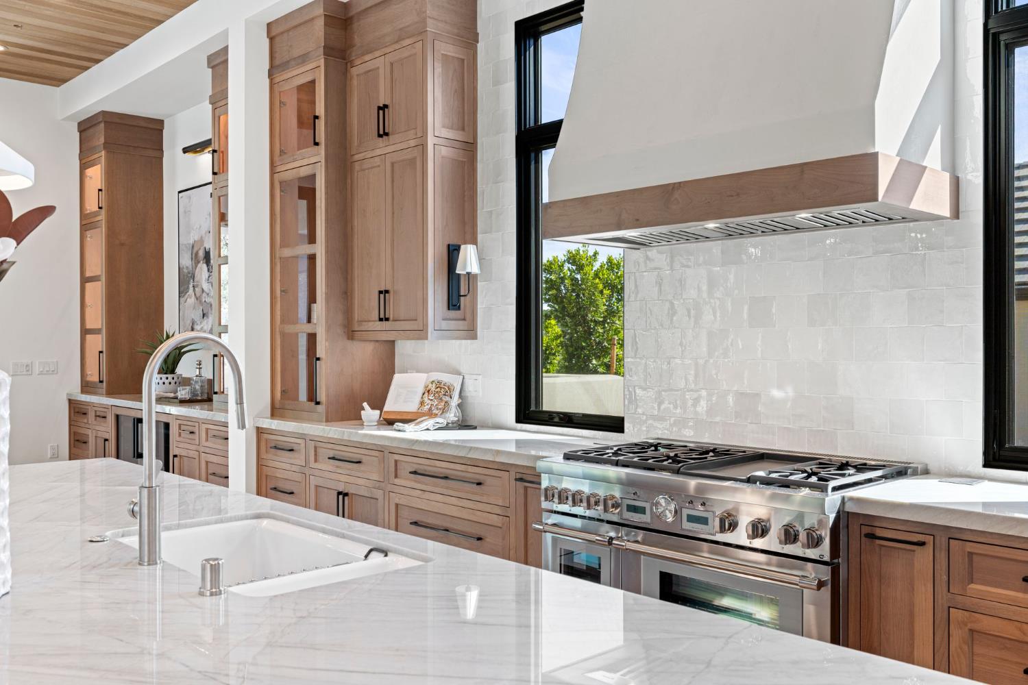 Detail Gallery Image 15 of 93 For 789 Del Coronado Ct, El Dorado Hills,  CA 95762 - 5 Beds | 5/1 Baths