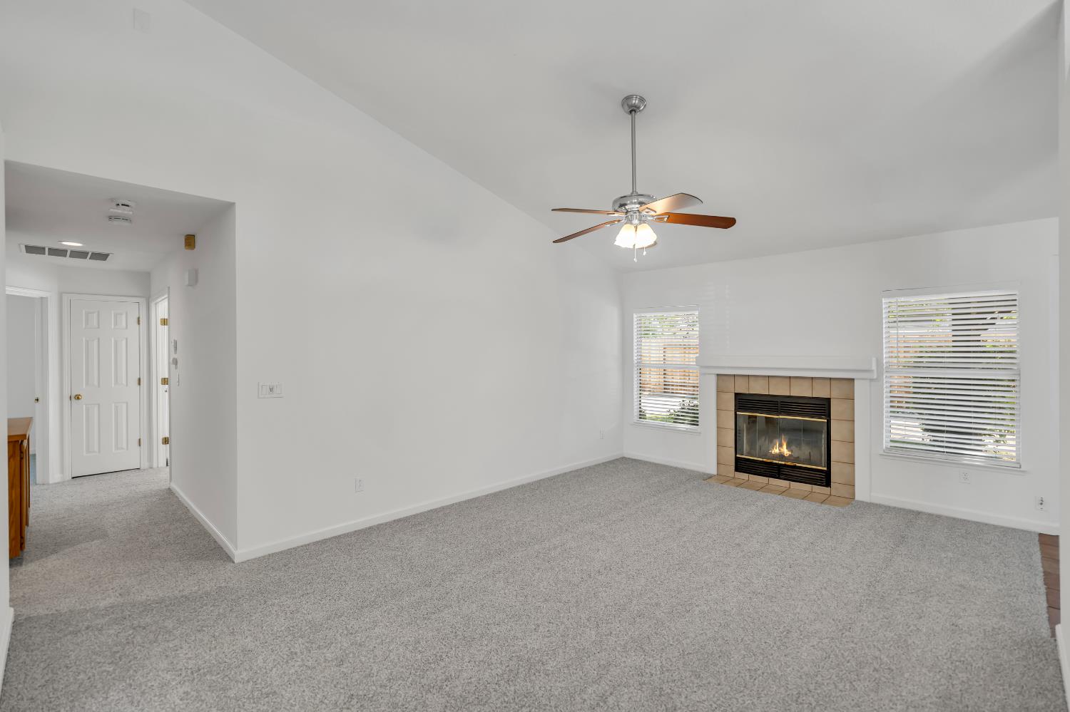 Detail Gallery Image 9 of 35 For 8825 Kepler Ct., Elk Grove,  CA 95758 - 2 Beds | 2 Baths