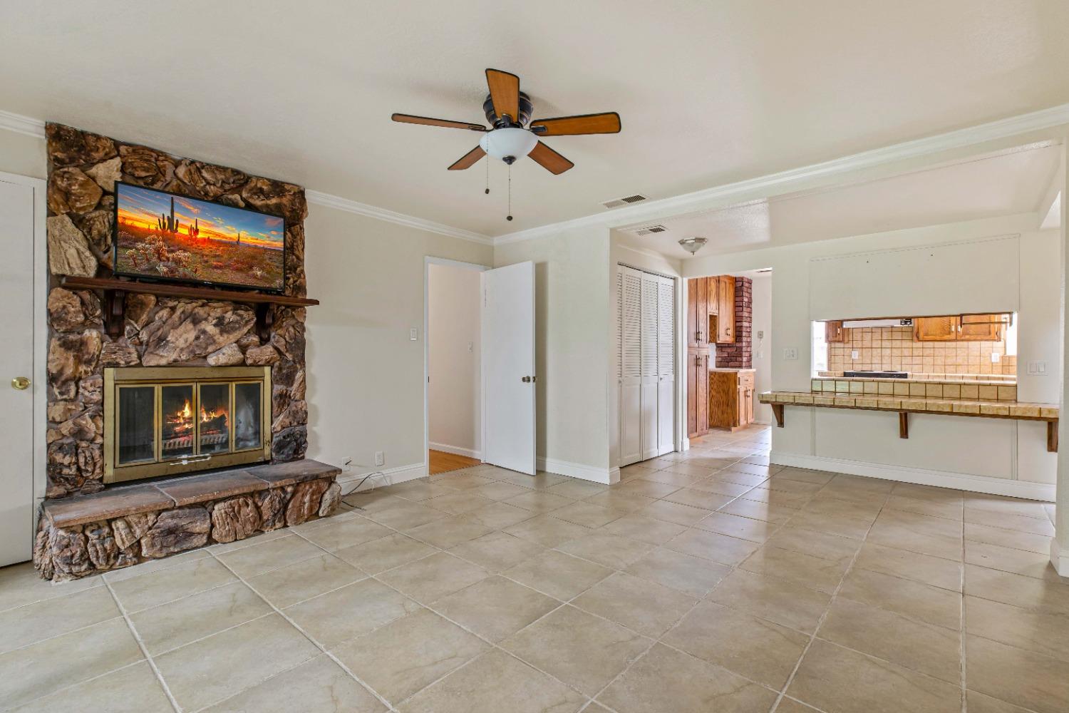 Detail Gallery Image 17 of 47 For 221 N Grant Ave, Manteca,  CA 95336 - 3 Beds | 2/1 Baths