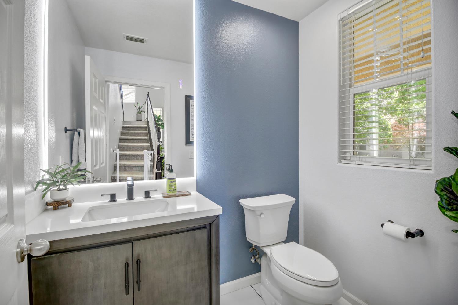 Detail Gallery Image 20 of 36 For 3043 Brunnet Ln, Sacramento,  CA 95833 - 4 Beds | 2/1 Baths