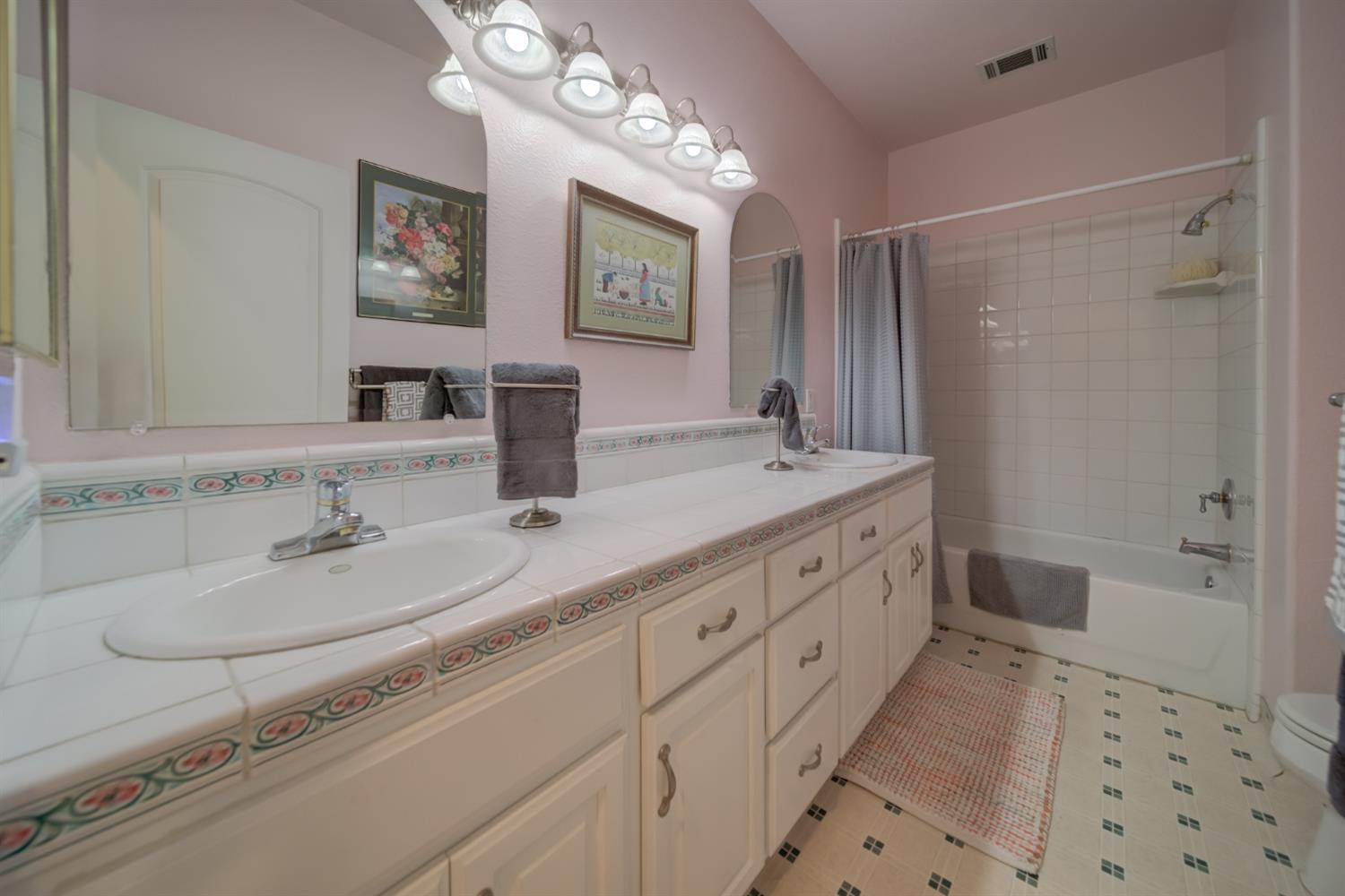 Detail Gallery Image 28 of 44 For 3543 Oak Shores Dr, Stockton,  CA 95209 - 3 Beds | 2 Baths