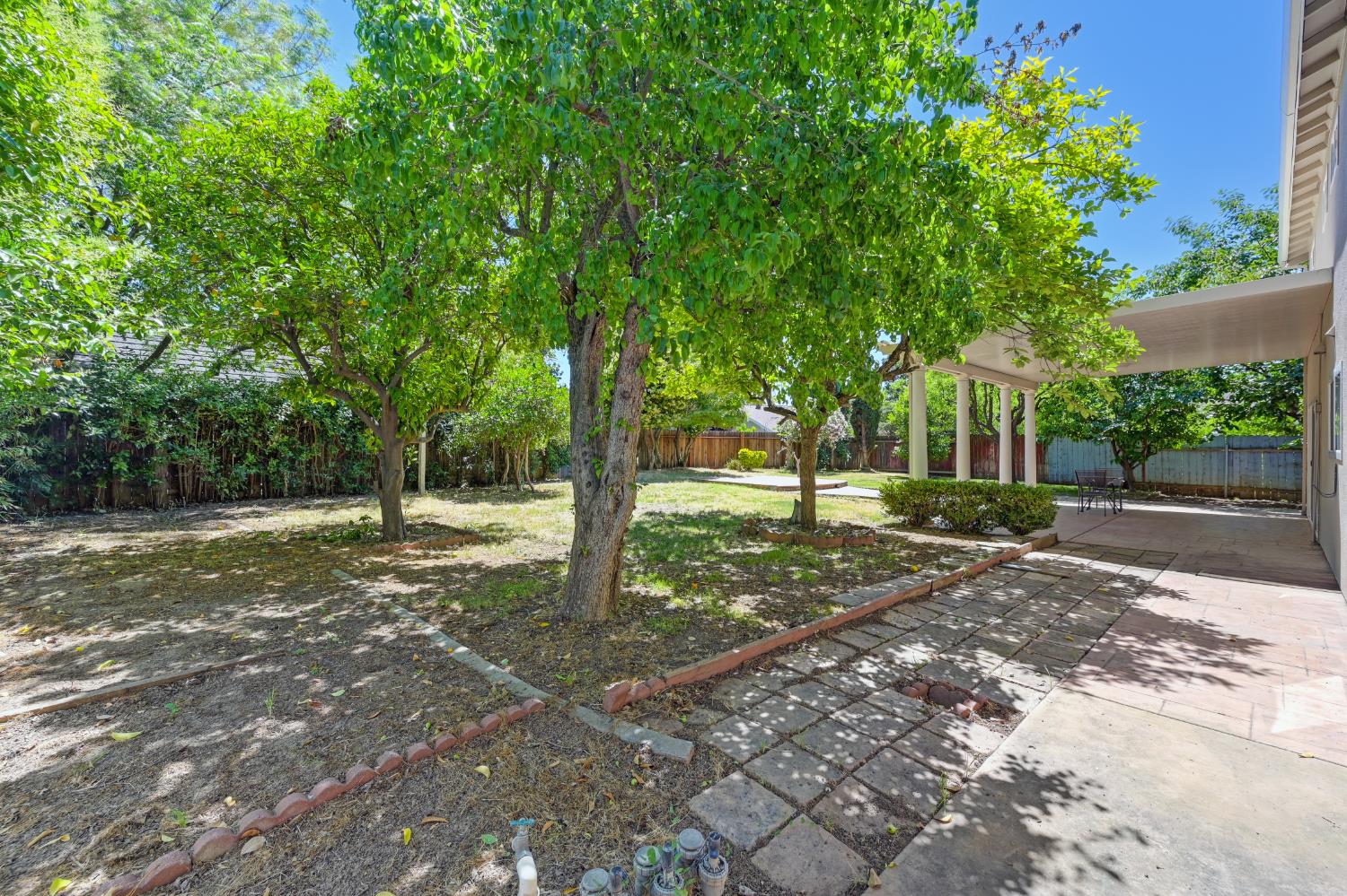 Detail Gallery Image 34 of 34 For 3017 Nikol, Sacramento,  CA 95826 - 4 Beds | 2/1 Baths