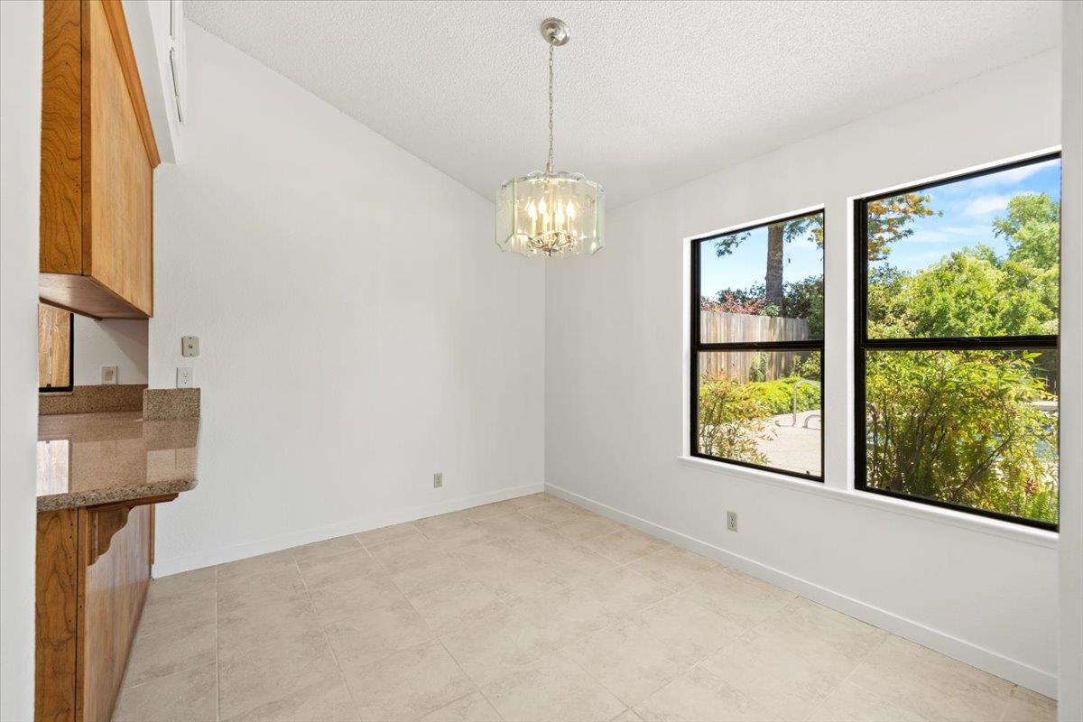 Detail Gallery Image 16 of 37 For 6544 Shadow Hawk Dr, Citrus Heights,  CA 95621 - 3 Beds | 2 Baths
