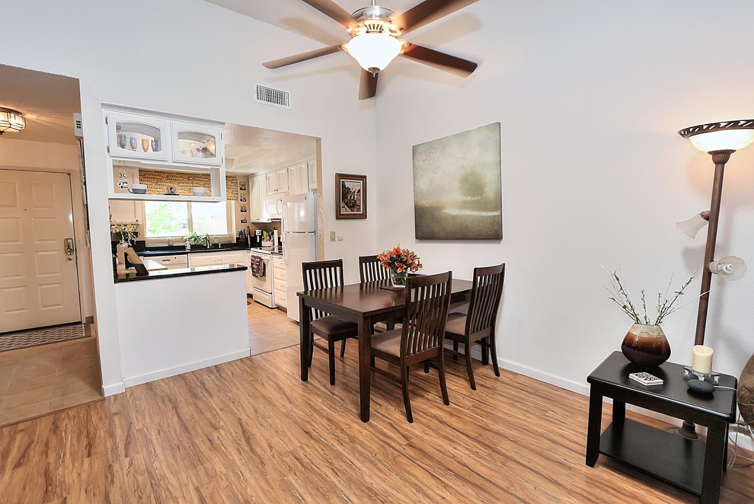 Detail Gallery Image 12 of 36 For 7043 Rancho Mirage Ct, Citrus Heights,  CA 95621 - 2 Beds | 2 Baths