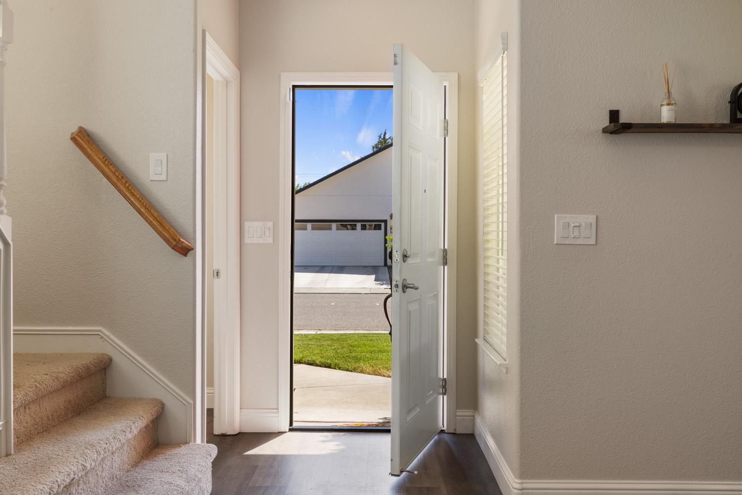 Detail Gallery Image 5 of 40 For 5301 Darpinian Ct, Riverbank,  CA 95367 - 3 Beds | 2/1 Baths