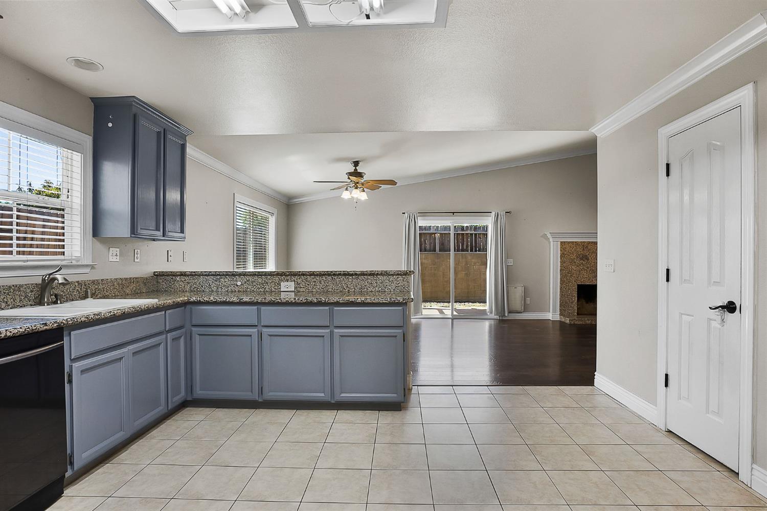 Detail Gallery Image 13 of 33 For 3461 Birch Tree Way, Sacramento,  CA 95826 - 4 Beds | 2 Baths