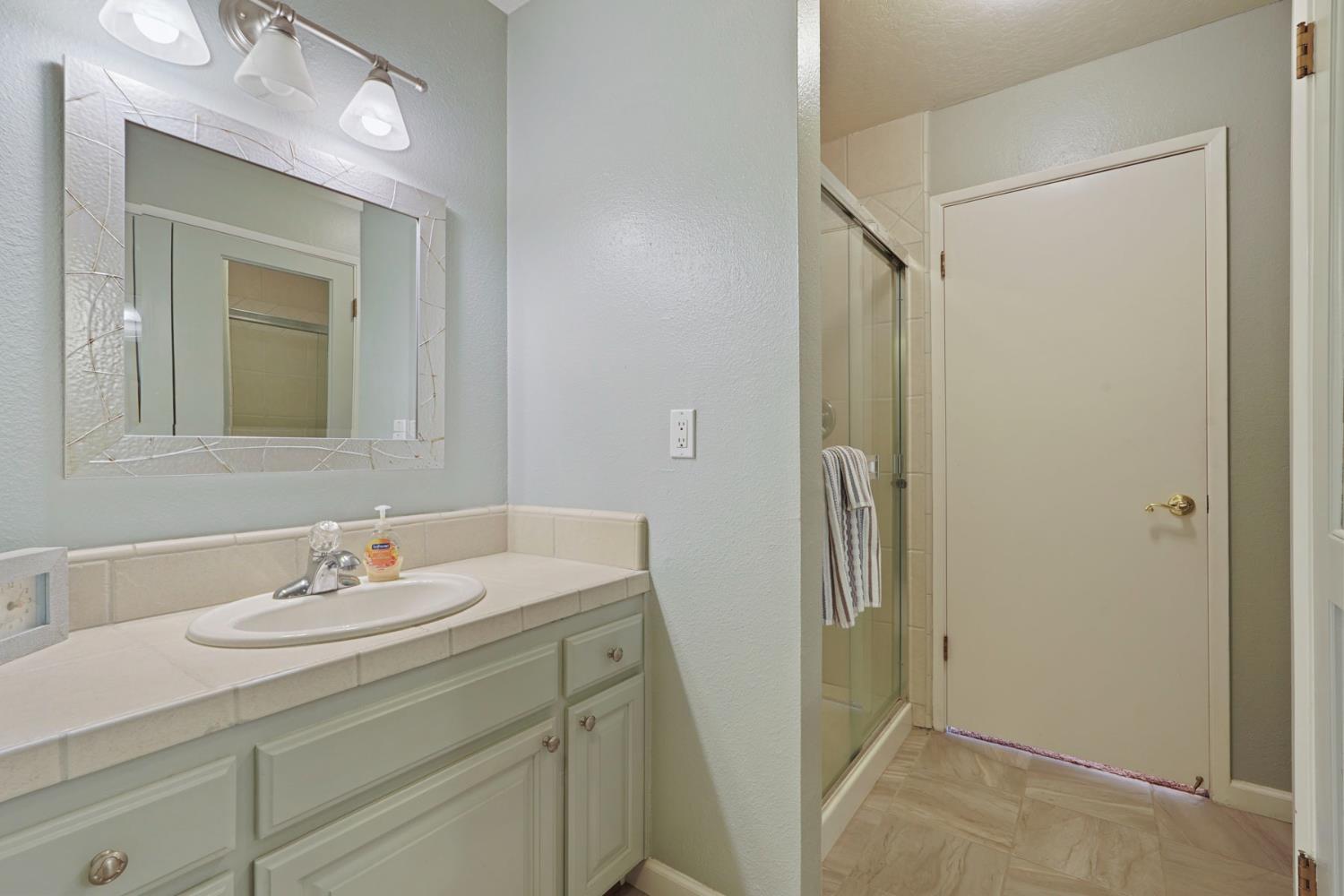 Detail Gallery Image 19 of 44 For 6200 Viewridge Dr, Auburn,  CA 95602 - 3 Beds | 3 Baths