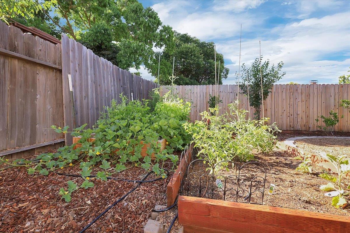 Detail Gallery Image 42 of 43 For 8977 Brydon Way, Sacramento,  CA 95826 - 4 Beds | 2 Baths