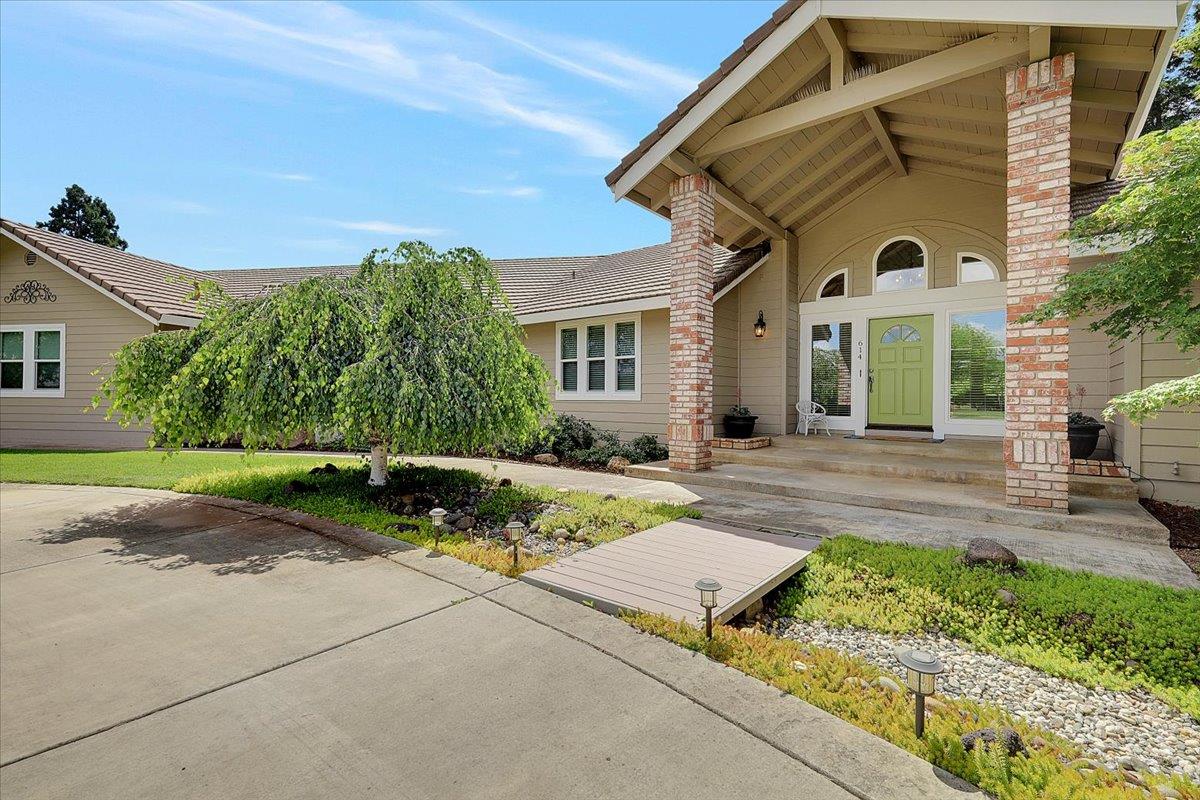 Detail Gallery Image 5 of 62 For 614 Saddleback Dr, Marysville,  CA 95901 - 3 Beds | 2/1 Baths