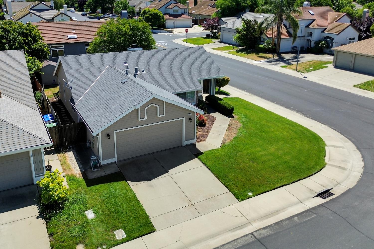 Detail Gallery Image 5 of 35 For 8825 Kepler Ct., Elk Grove,  CA 95758 - 2 Beds | 2 Baths