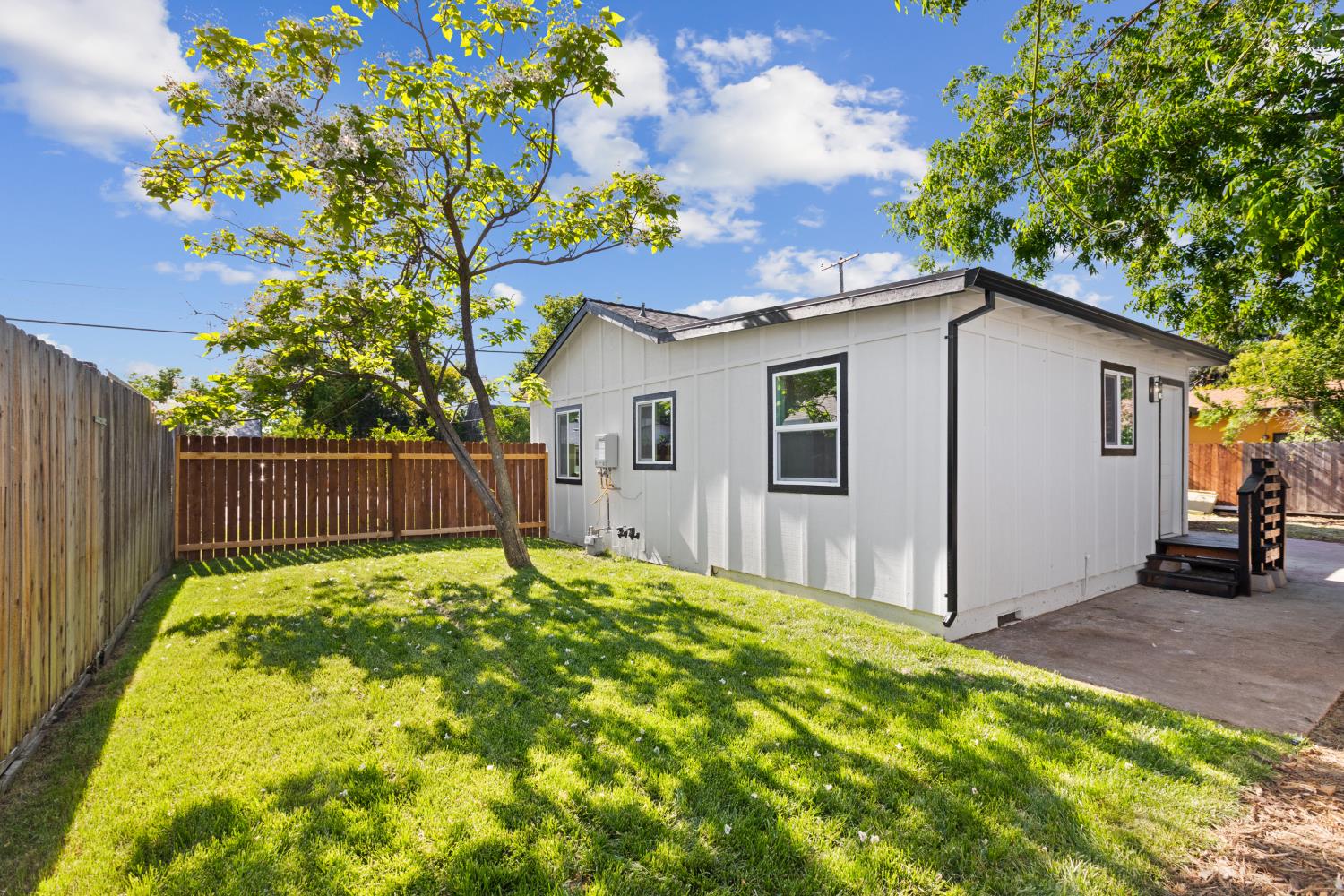 Detail Gallery Image 24 of 27 For 5121 Mendocino Blvd, Sacramento,  CA 95820 - 3 Beds | 1 Baths