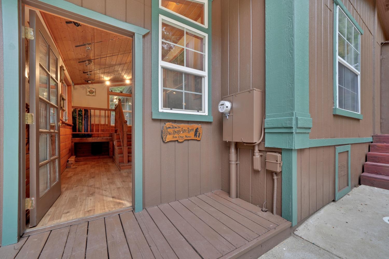 Detail Gallery Image 1 of 31 For 27395 W Chaparral Dr, Pioneer,  CA 95666 - 3 Beds | 2 Baths