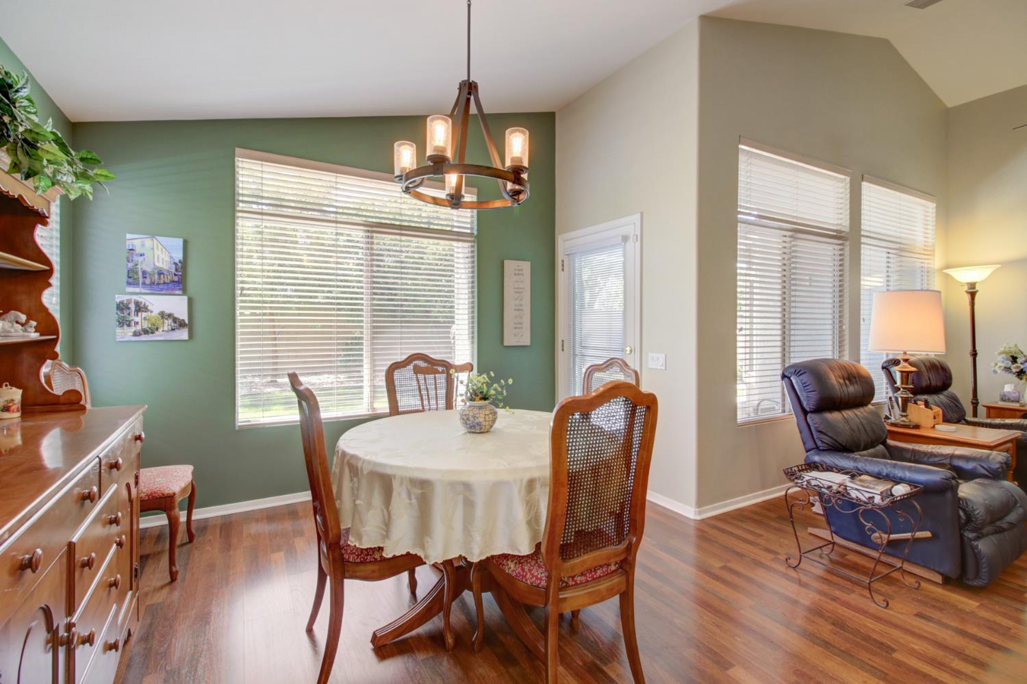 Detail Gallery Image 18 of 38 For 649 Blackstone Ct, Roseville,  CA 95747 - 2 Beds | 2 Baths