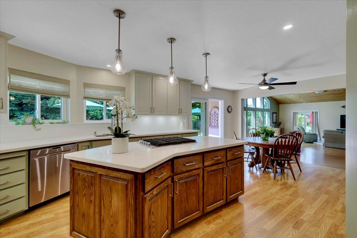 Detail Gallery Image 19 of 62 For 614 Saddleback Dr, Marysville,  CA 95901 - 3 Beds | 2/1 Baths