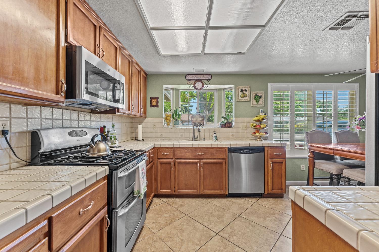 Detail Gallery Image 8 of 77 For 8141 Bellingrath Dr, Elverta,  CA 95626 - 5 Beds | 3 Baths
