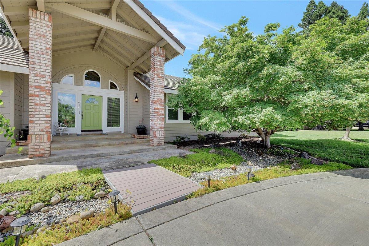 Detail Gallery Image 4 of 62 For 614 Saddleback Dr, Marysville,  CA 95901 - 3 Beds | 2/1 Baths