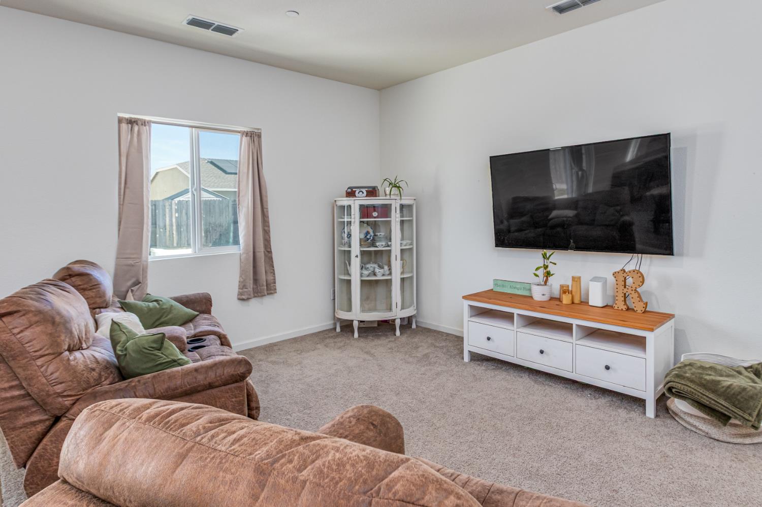 Detail Gallery Image 6 of 40 For 3207 Lilac Ct, Live Oak,  CA 95953 - 3 Beds | 2 Baths