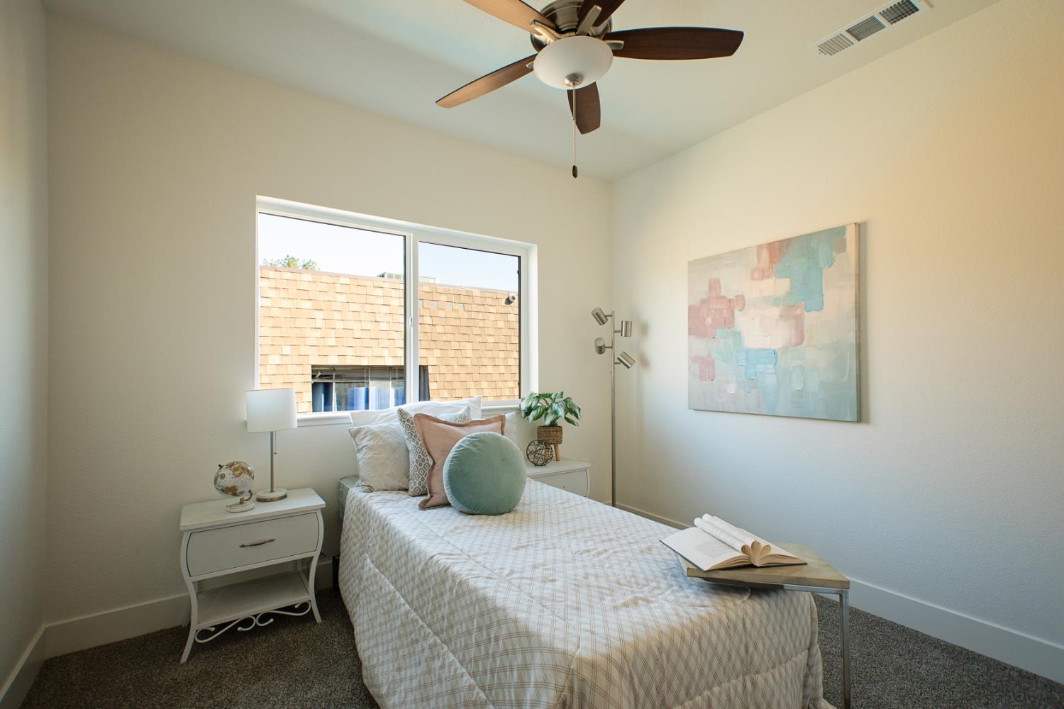 Detail Gallery Image 12 of 20 For 908 N. Olive Ave #900,  Turlock,  CA 95380 - 3 Beds | 2/1 Baths
