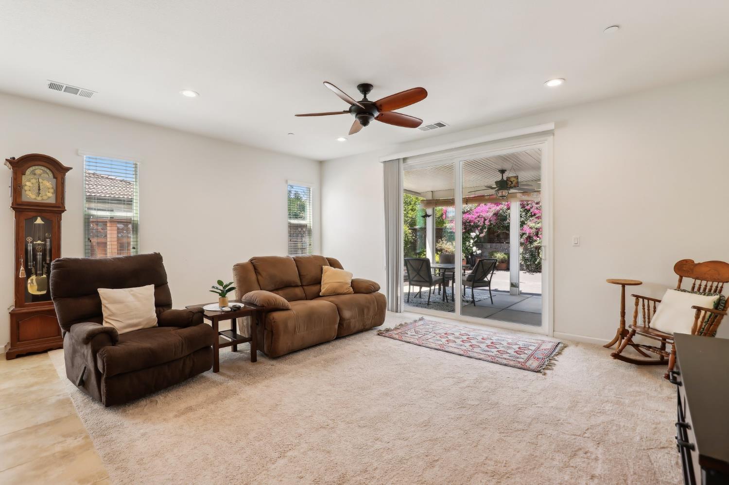 Detail Gallery Image 13 of 46 For 2032 Hunt St, Woodland,  CA 95776 - 4 Beds | 3 Baths
