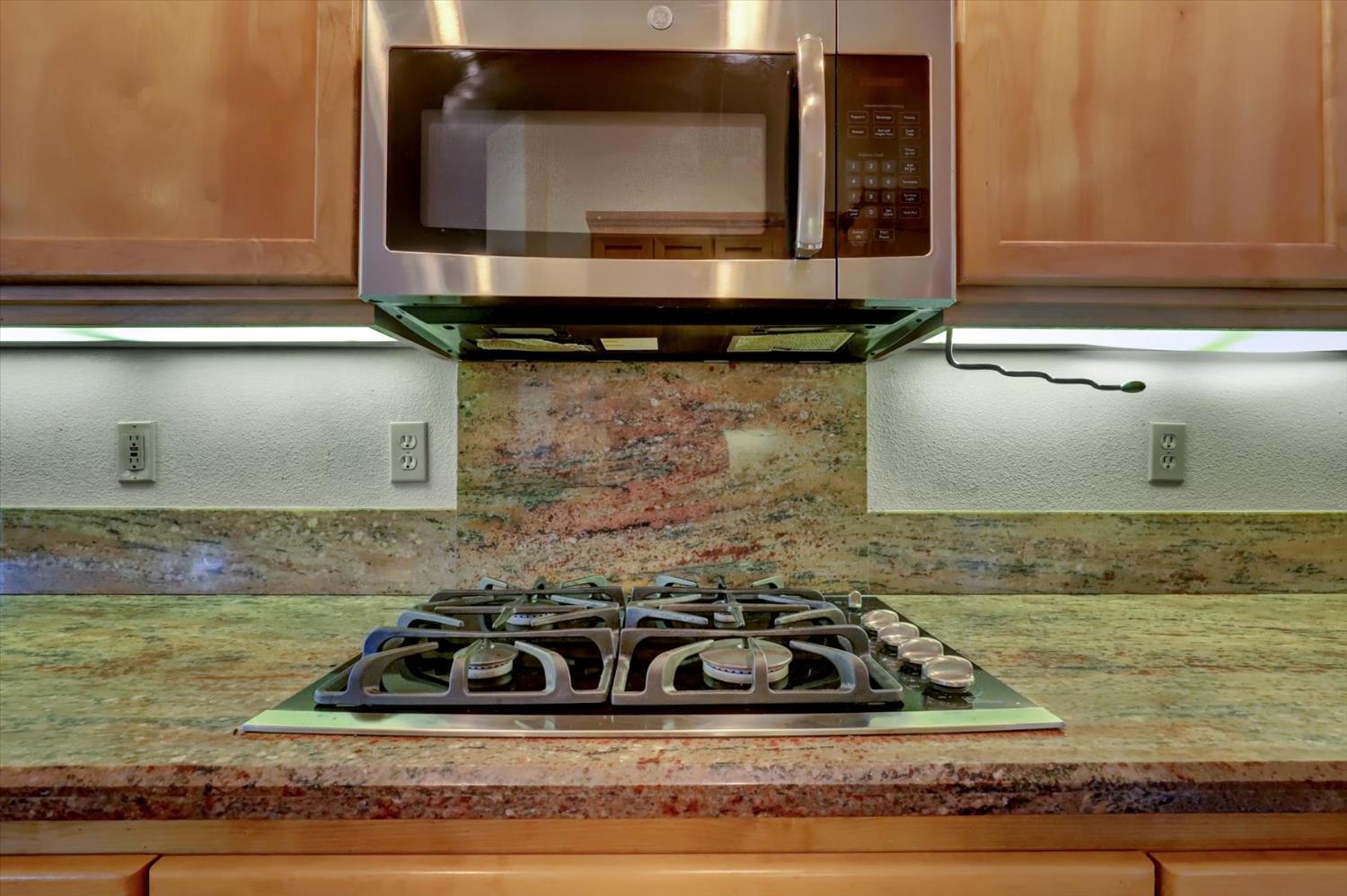 Detail Gallery Image 15 of 98 For 23158 Lone Pine Dr, Auburn,  CA 95602 - 4 Beds | 4 Baths