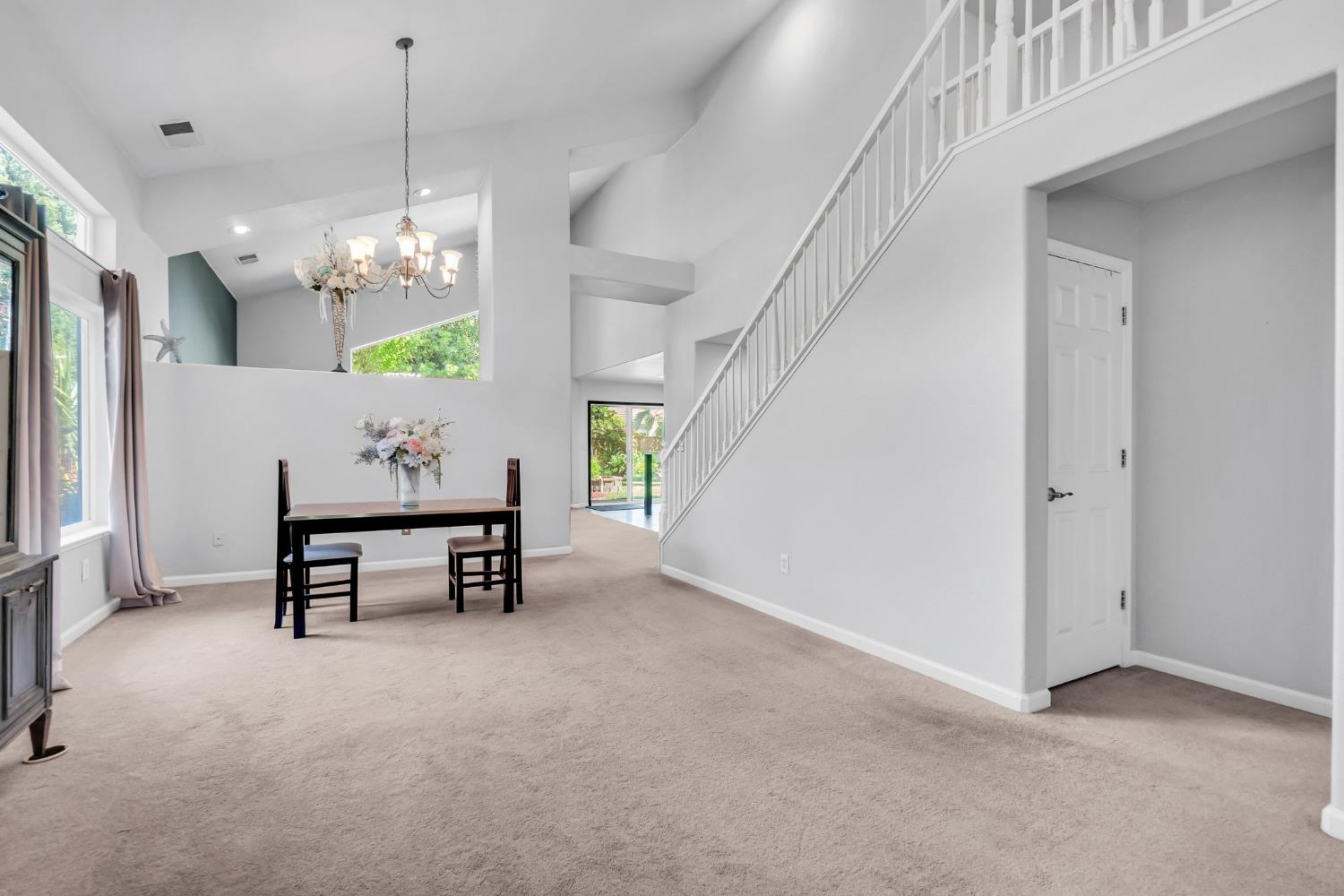 Detail Gallery Image 7 of 90 For 3309 Kittiwake Dr, Sacramento,  CA 95833 - 5 Beds | 3 Baths