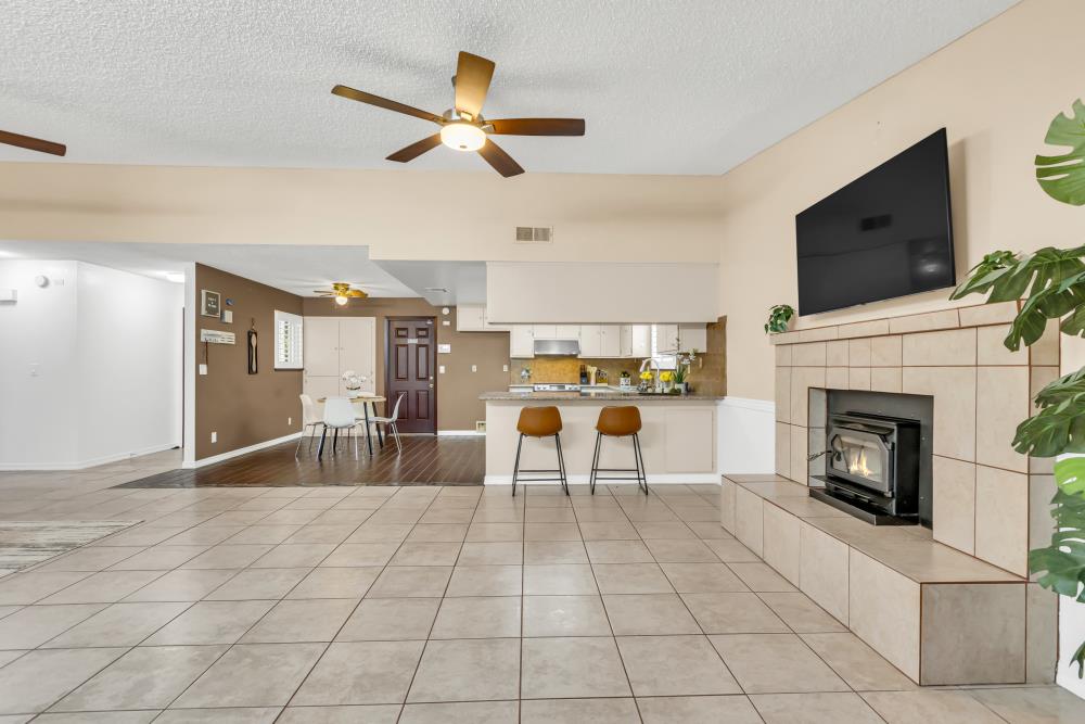 Detail Gallery Image 7 of 55 For 7661 Dyer Ct, Sacramento,  CA 95828 - 3 Beds | 2 Baths