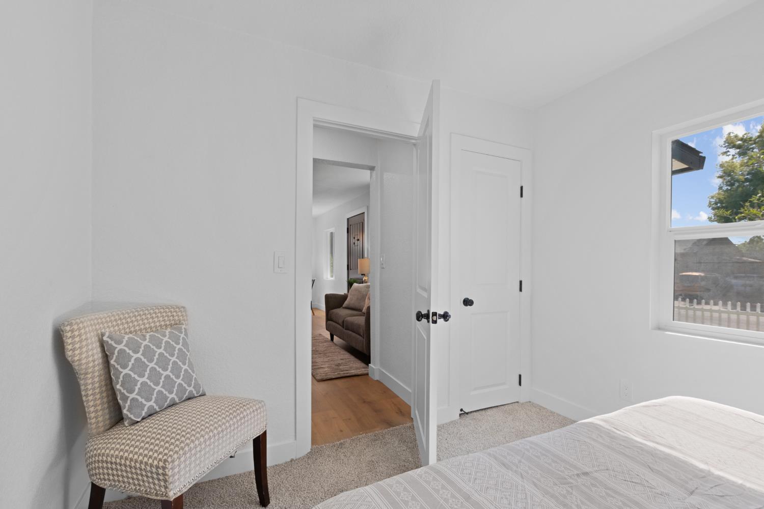 Detail Gallery Image 15 of 27 For 5121 Mendocino Blvd, Sacramento,  CA 95820 - 3 Beds | 1 Baths