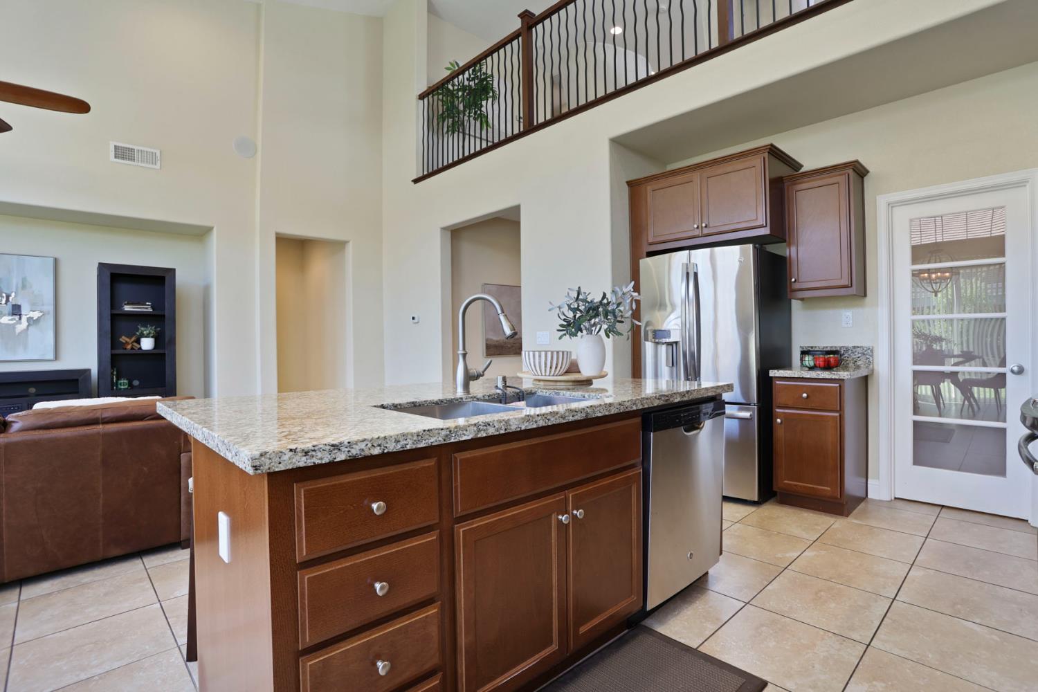 Detail Gallery Image 14 of 50 For 736 Open Range Ave, Lathrop,  CA 95330 - 3 Beds | 3 Baths