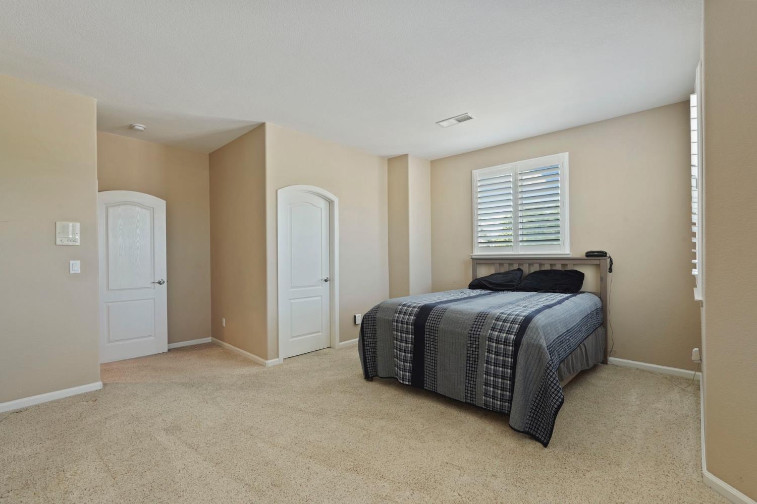 Detail Gallery Image 35 of 50 For 9734 Fall Valley Way, Sacramento,  CA 95829 - 5 Beds | 3 Baths