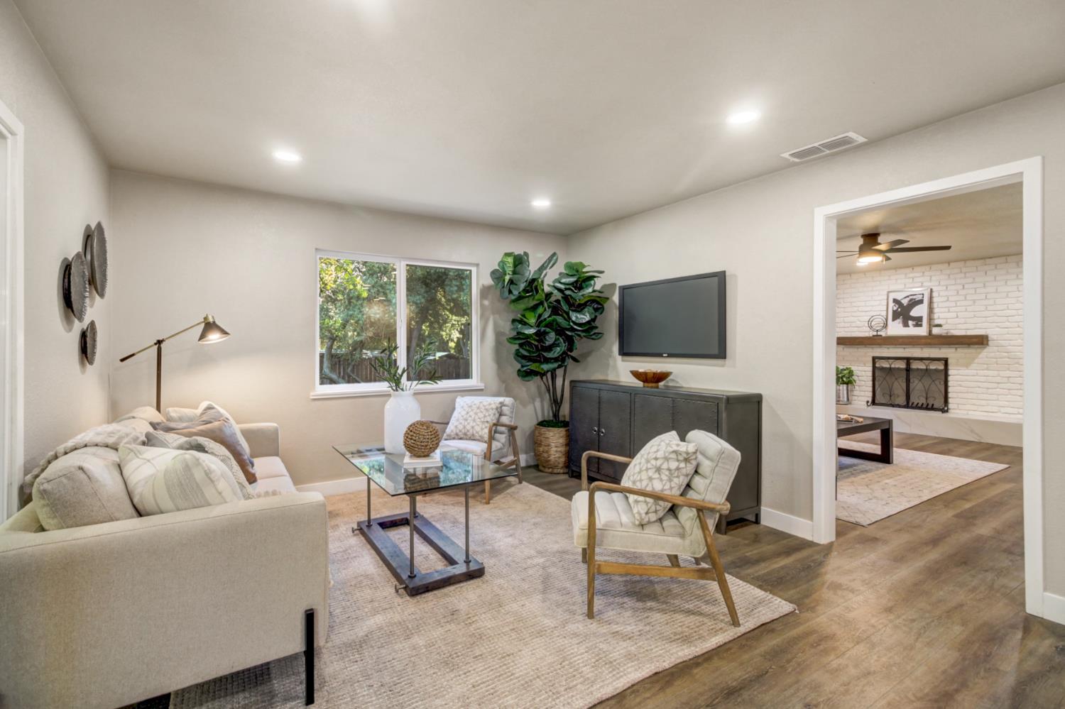 Detail Gallery Image 11 of 45 For 5512 Vahalla Dr, Carmichael,  CA 95608 - 3 Beds | 2 Baths