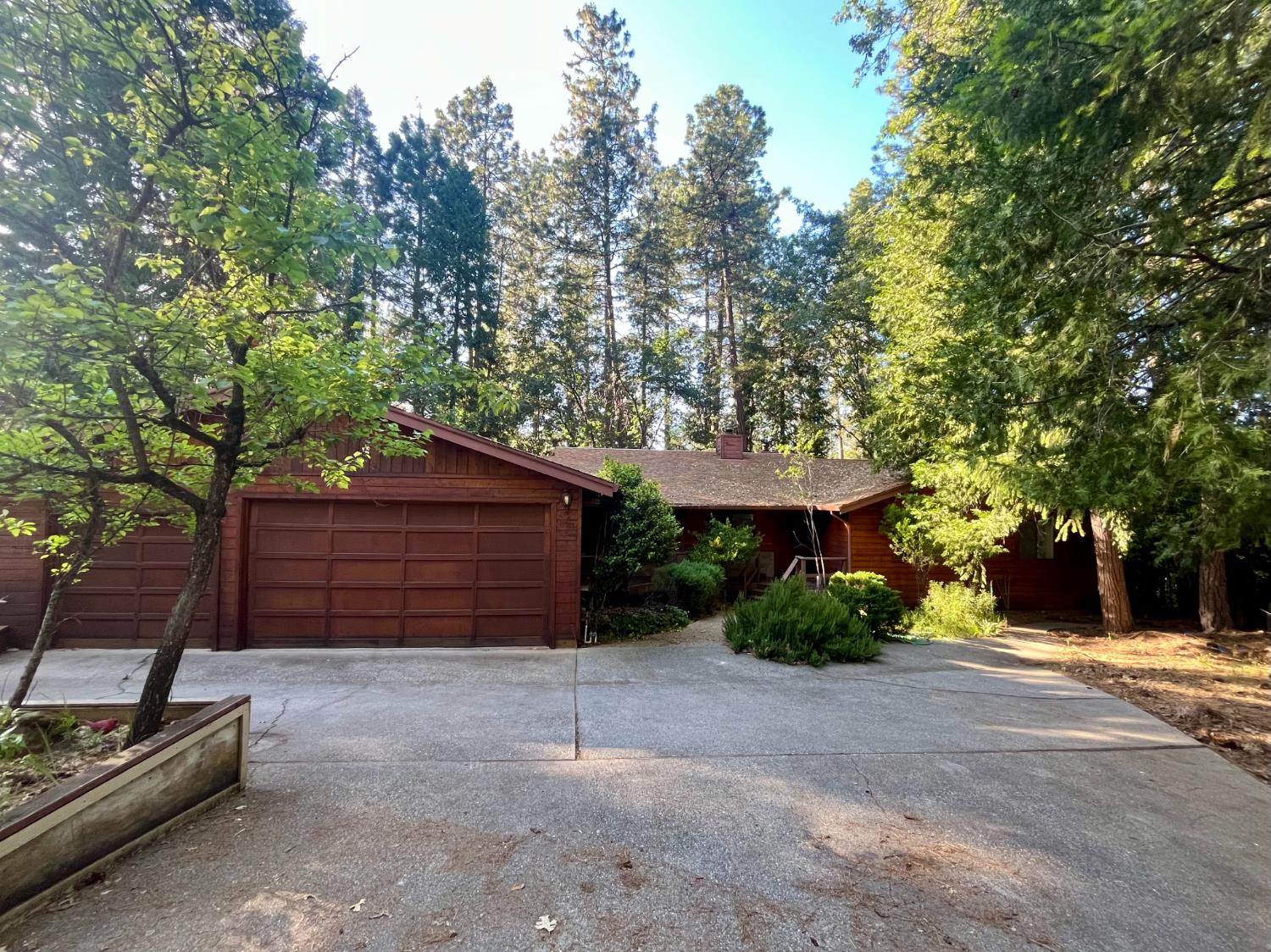 Detail Gallery Image 1 of 21 For 11777 Hanley Dr, Grass Valley,  CA 95949 - 3 Beds | 2/1 Baths
