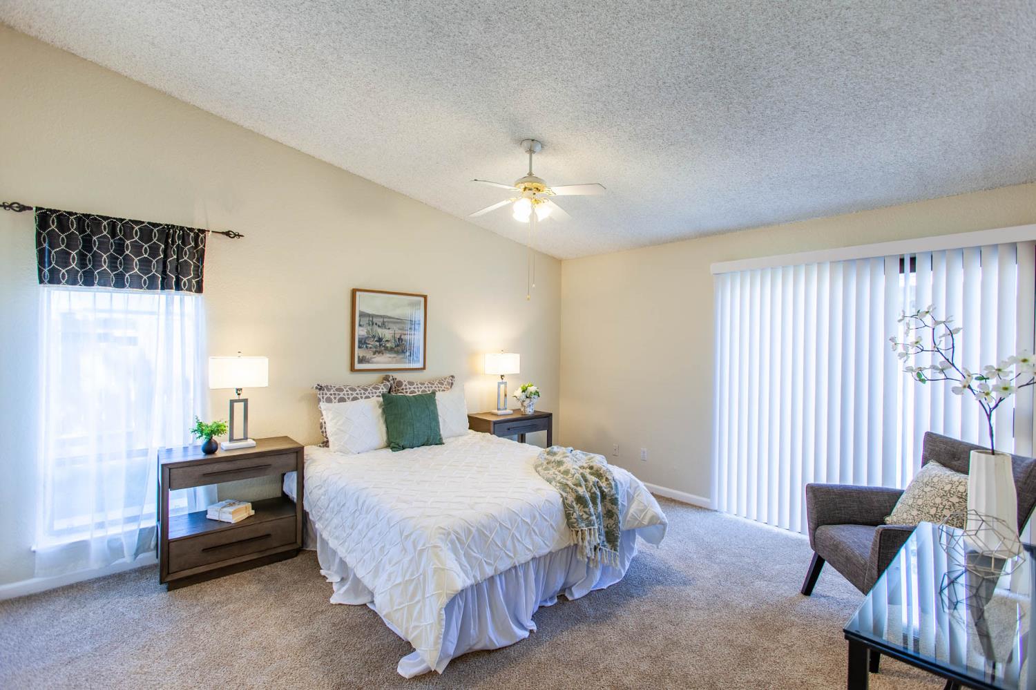 Detail Gallery Image 21 of 28 For 2949 Candido Dr, Sacramento,  CA 95833 - 2 Beds | 2 Baths