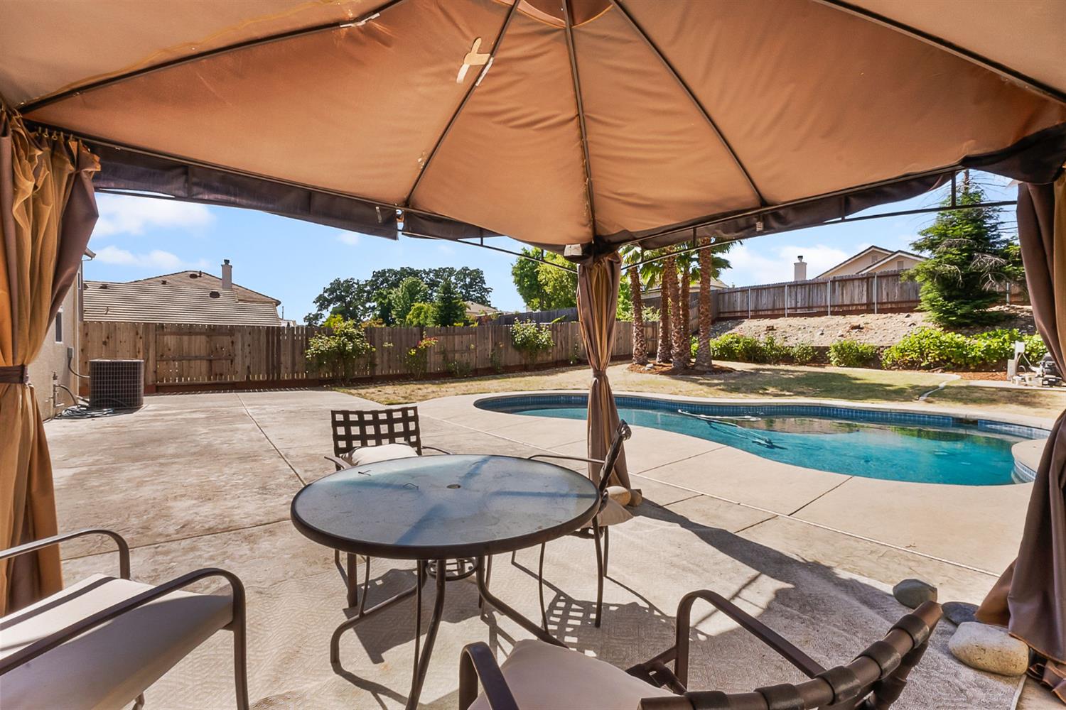Detail Gallery Image 49 of 50 For 1200 Emerald Oak Rd, Roseville,  CA 95678 - 5 Beds | 3 Baths