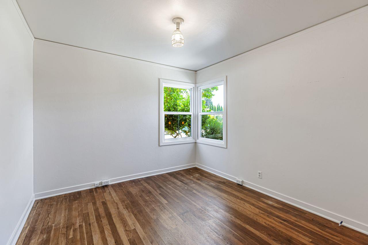 Detail Gallery Image 12 of 23 For 4949 Helen Way, Sacramento,  CA 95818 - 3 Beds | 1 Baths