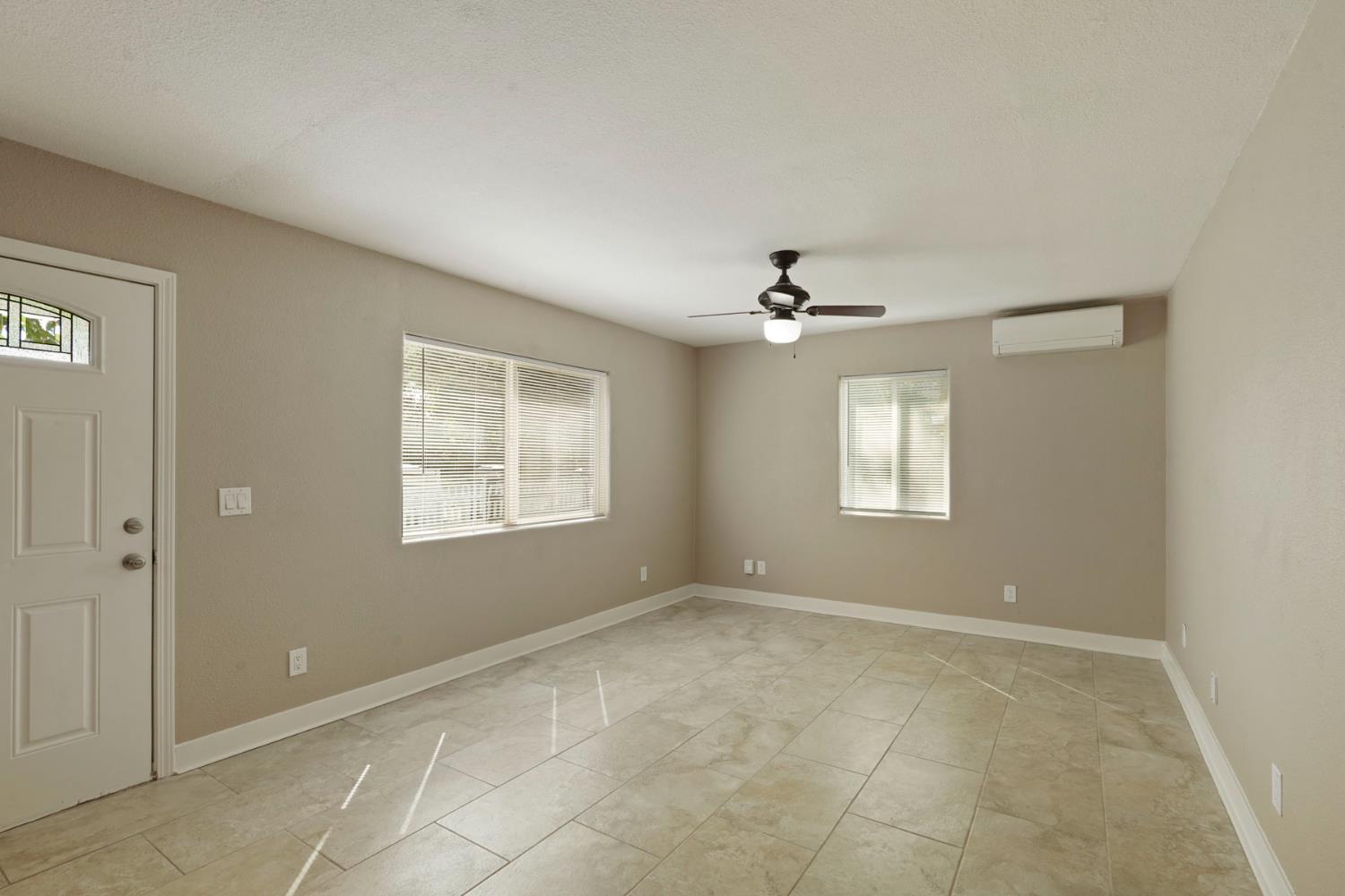 Detail Gallery Image 8 of 31 For 820 Comstock Dr, Folsom,  CA 95630 - 2 Beds | 1 Baths