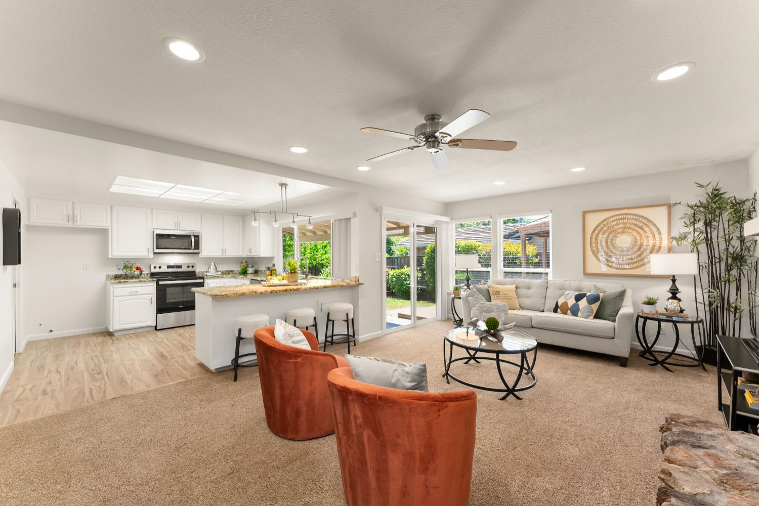 Detail Gallery Image 10 of 47 For 6836 Westmore Way, Carmichael,  CA 95608 - 4 Beds | 2 Baths