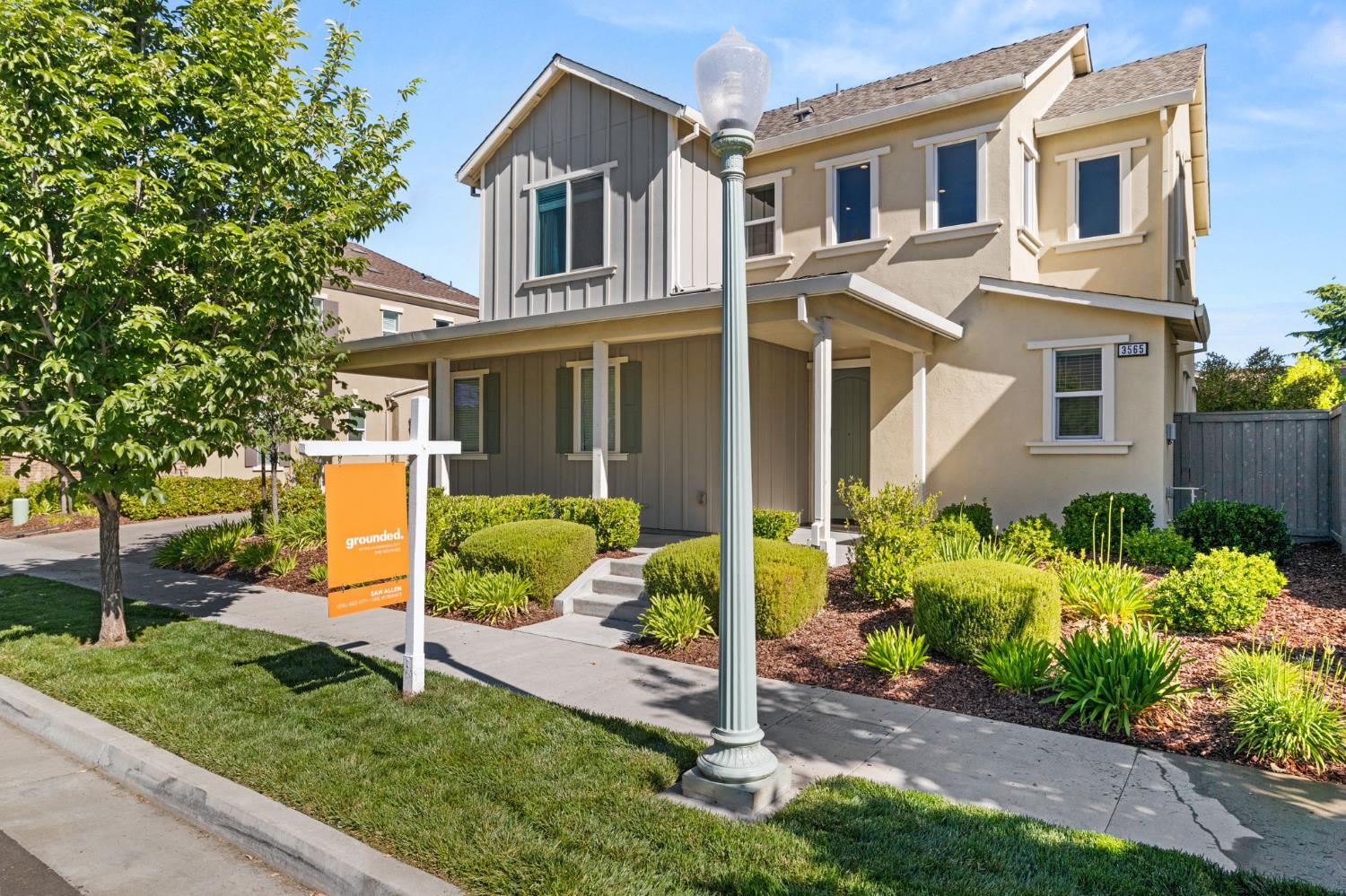 Detail Gallery Image 2 of 78 For 3565 Forney Way, Sacramento,  CA 95816 - 4 Beds | 2/1 Baths