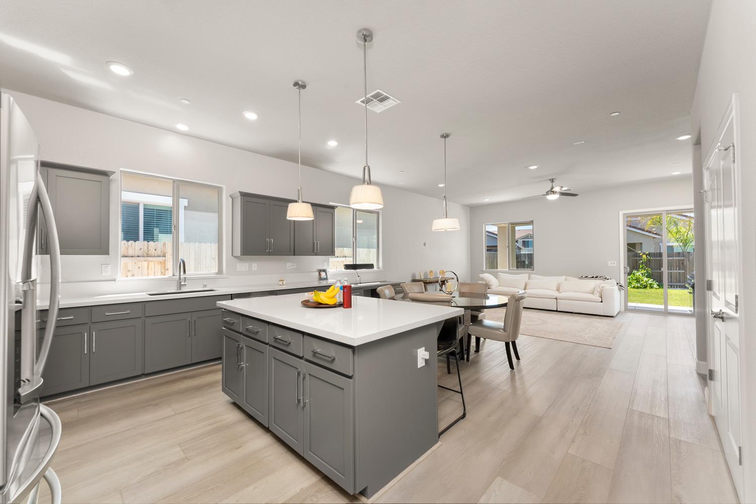 Detail Gallery Image 26 of 56 For 7049 Lakehaven Dr, Roseville,  CA 95747 - 3 Beds | 3 Baths