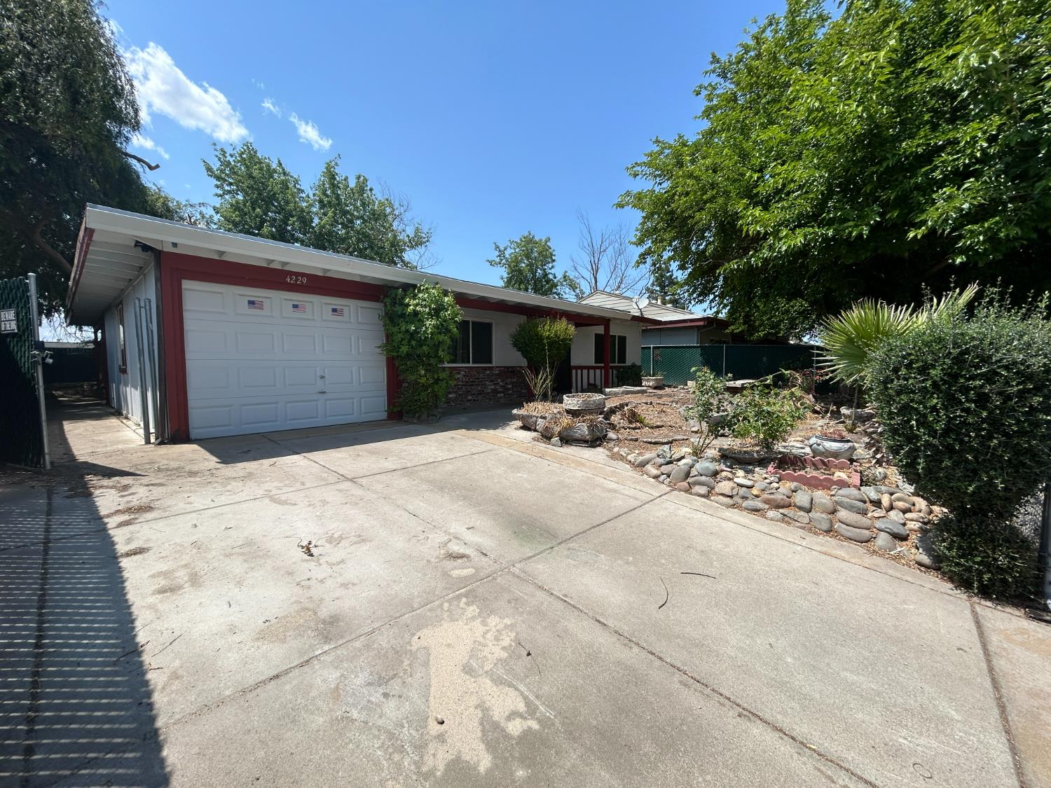 Detail Gallery Image 1 of 14 For 4229 Austin St, Sacramento,  CA 95838 - 2 Beds | 2 Baths