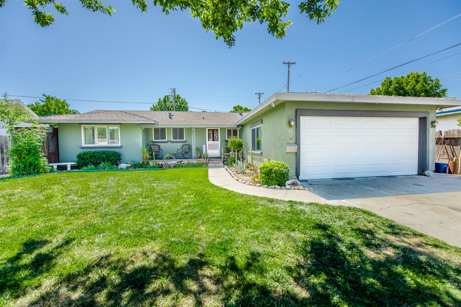 Detail Gallery Image 1 of 73 For 1418 Coloma Way, Woodland,  CA 95695 - 3 Beds | 2 Baths