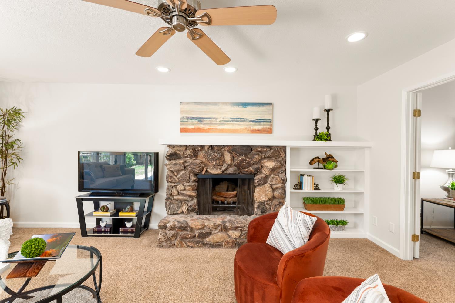 Detail Gallery Image 13 of 47 For 6836 Westmore Way, Carmichael,  CA 95608 - 4 Beds | 2 Baths