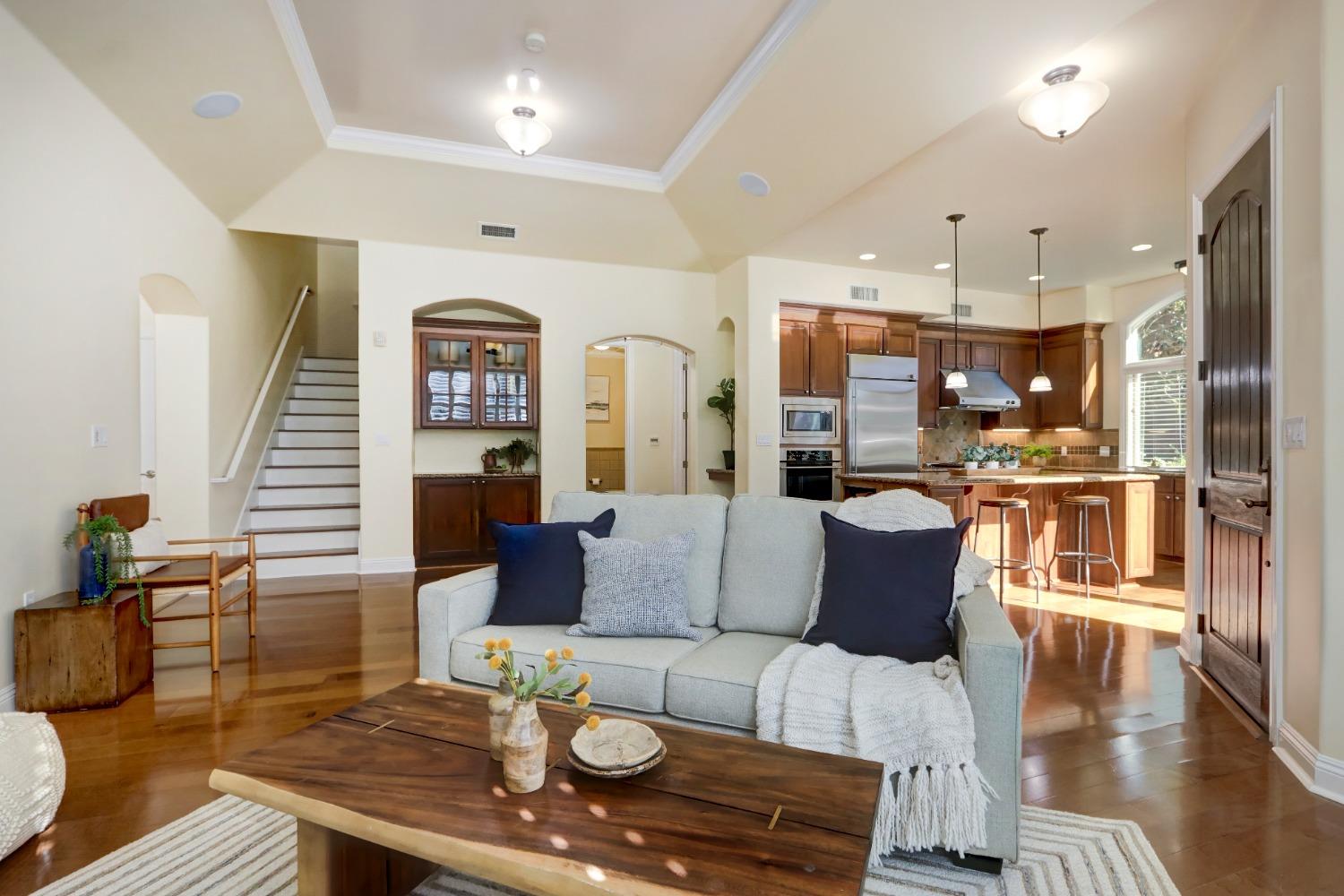 Detail Gallery Image 8 of 29 For 2430 Pavilions Place Ln #404,  Sacramento,  CA 95825 - 4 Beds | 3/1 Baths