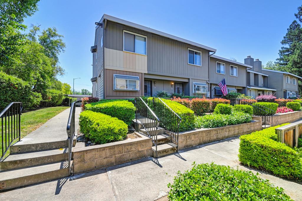 Detail Gallery Image 3 of 27 For 4321 Palm Ave #98,  Sacramento,  CA 95842 - 2 Beds | 1/1 Baths