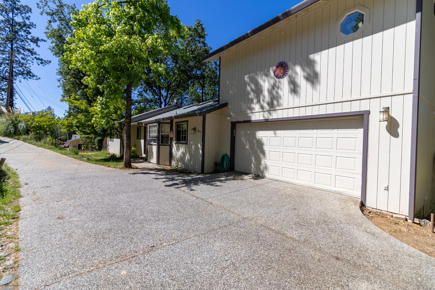 Detail Gallery Image 4 of 66 For 18069 Norlene Way, Grass Valley,  CA 95949 - 3 Beds | 3 Baths