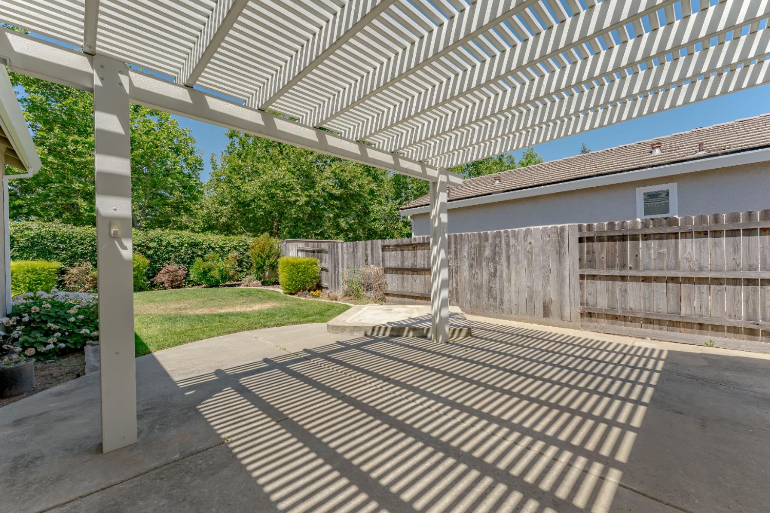 Bennoel Court, Elk Grove, California image 26