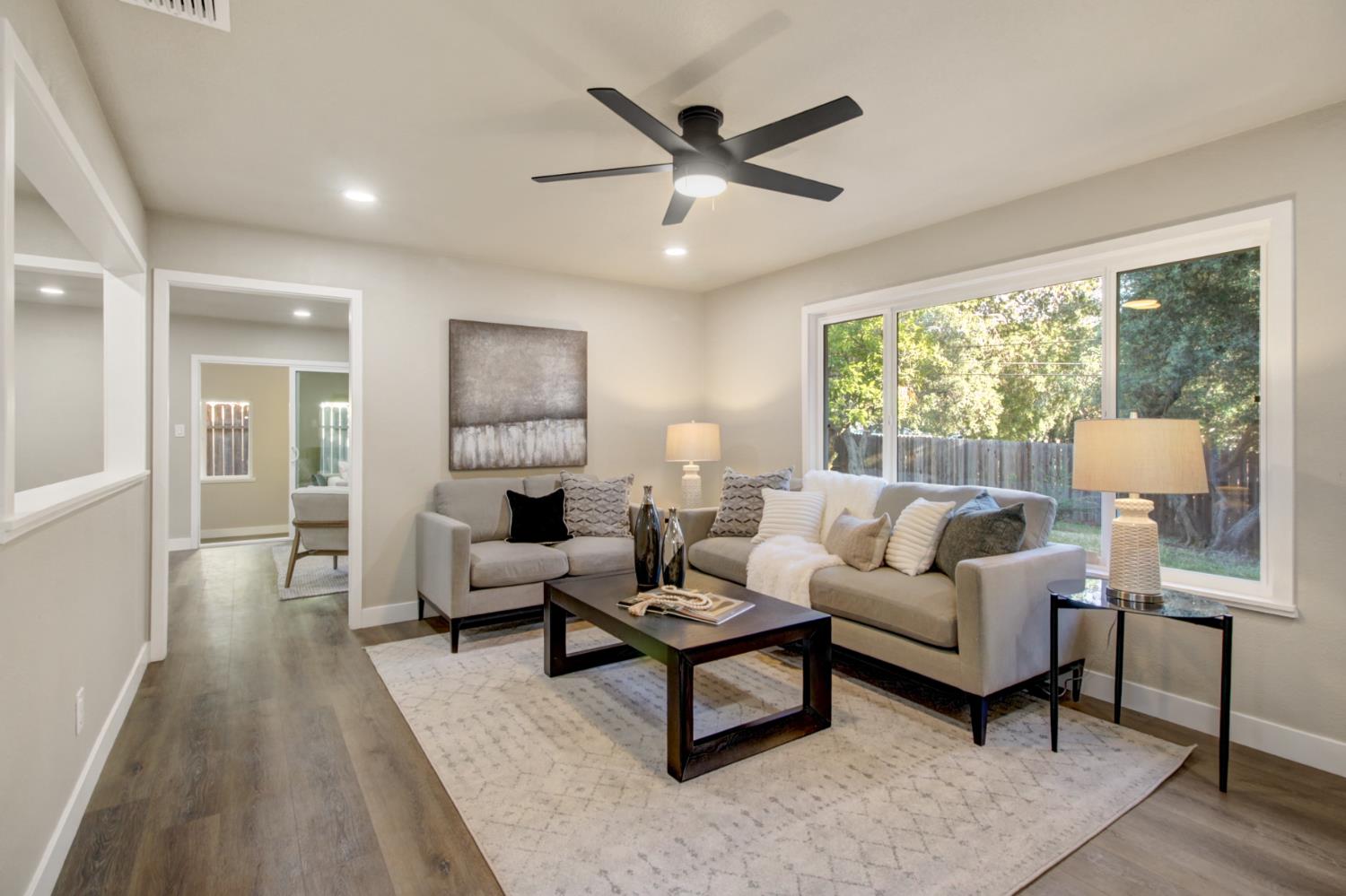 Detail Gallery Image 8 of 45 For 5512 Vahalla Dr, Carmichael,  CA 95608 - 3 Beds | 2 Baths