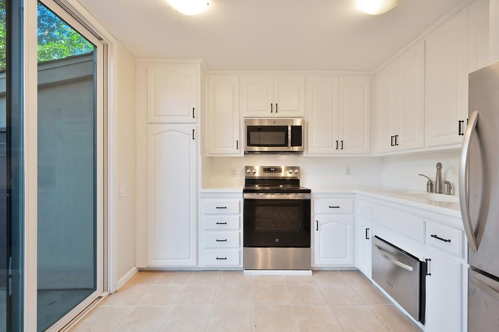 Photo #2: 225066919 Listing 