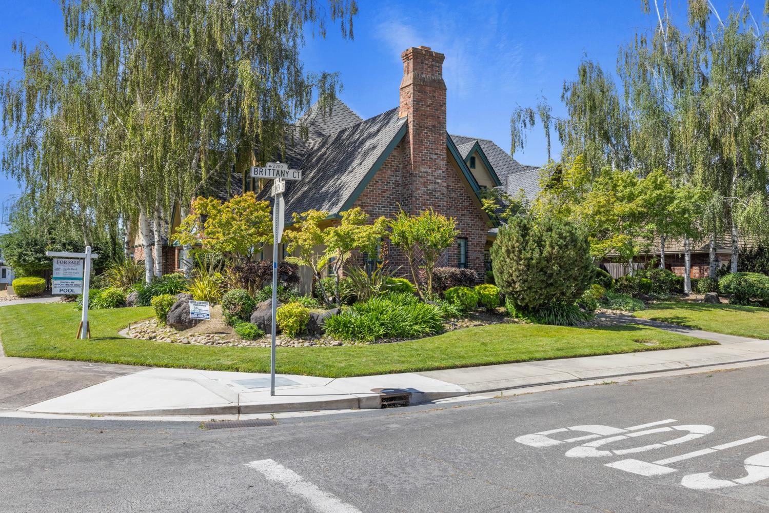 Detail Gallery Image 5 of 81 For 2410 Brittany Ct, Lodi,  CA 95242 - 4 Beds | 4/1 Baths
