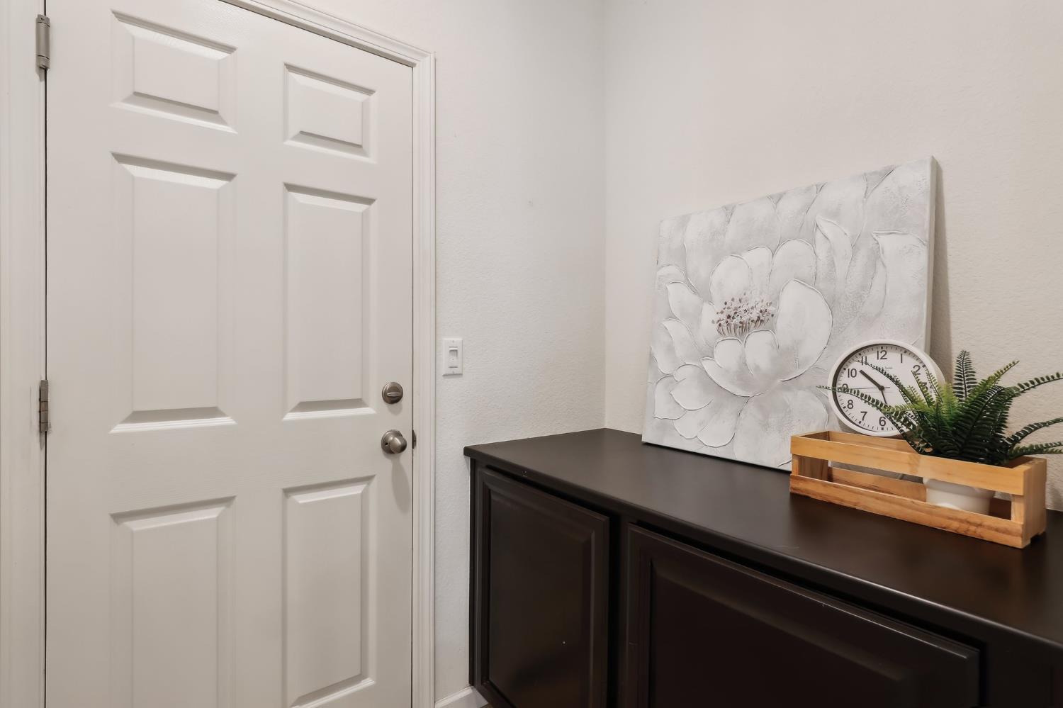 Detail Gallery Image 9 of 46 For 2032 Hunt St, Woodland,  CA 95776 - 4 Beds | 3 Baths